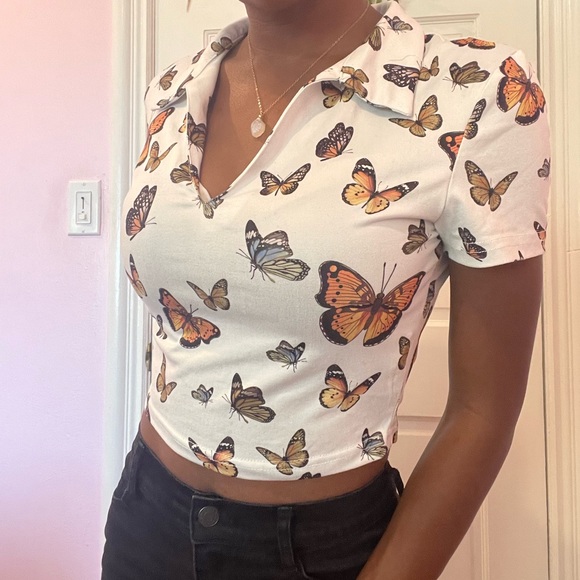 Butterfly print SHEIN collared short sleeve crop top - Picture 6 of 6